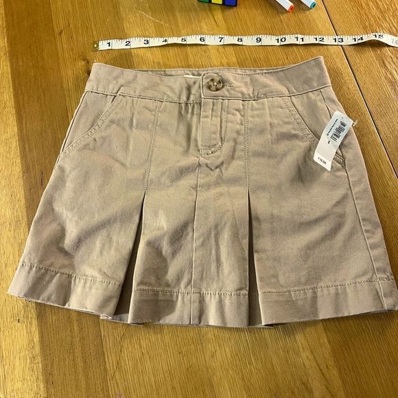☀️HOST PIC☀️ Old Navy school uniform short with adjustable waist. - Picture 1 of 8